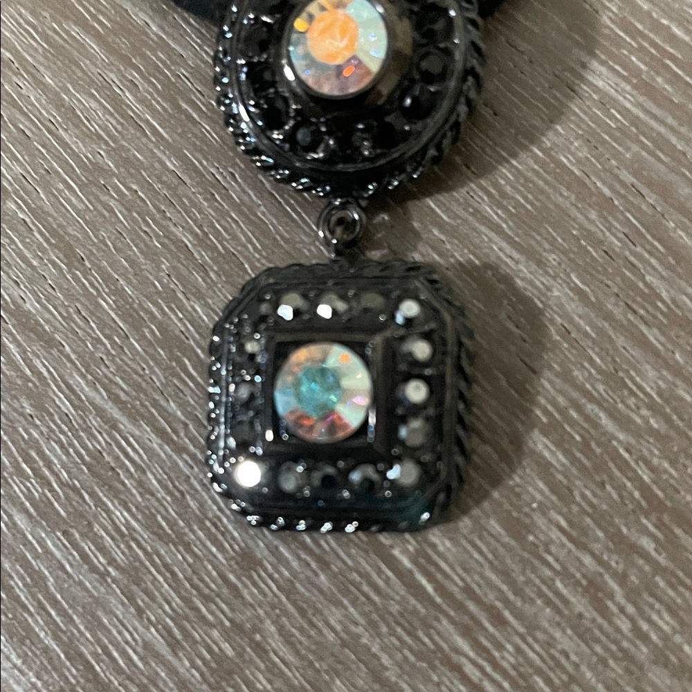 Hand Crafted Black and Silver Necklace - Picture 7 of 9